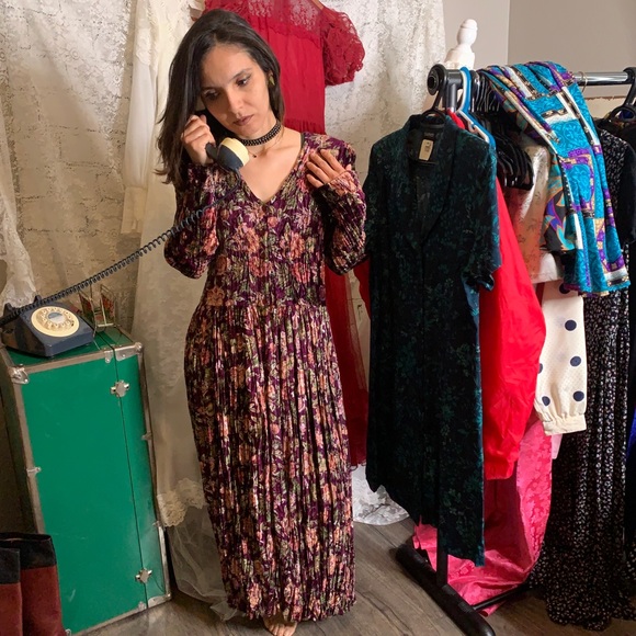 90s Grunge Crinkle Velvet Floral Maxi-Dress - Picture 4 of 4